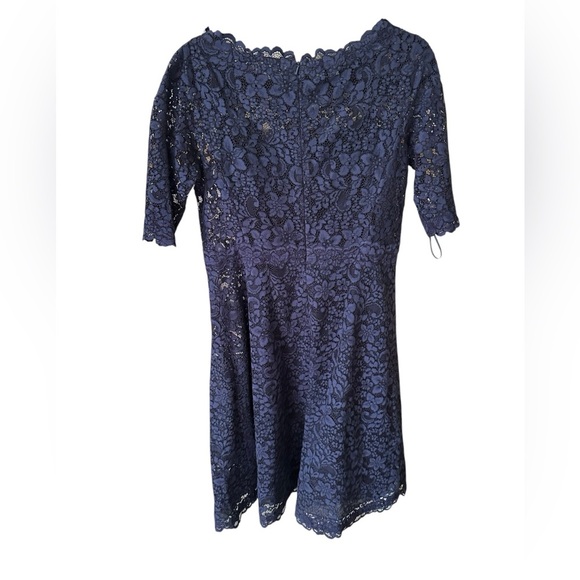 Teri Jon by Rickie freeman Elegant Lace Dress in Navy Blue size 10 - Picture 4 of 7